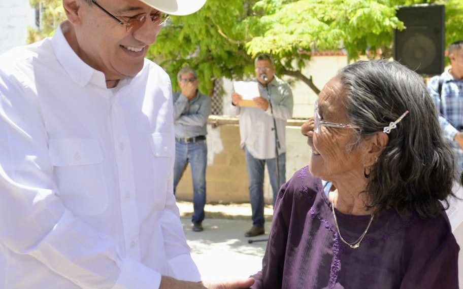 Beneficia Gobernador Durazo a más de 47 mil familias sonorenses con entrega de escrituras
