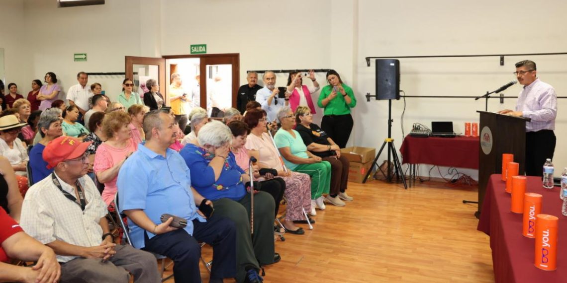 Suman esfuerzos para donar lentes graduados a jubilados y pensionados de Isssteson
