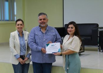 Recibe alumnado de la Universidad Tecnológica de SLRC capacitación especializada en Comercio Exterior