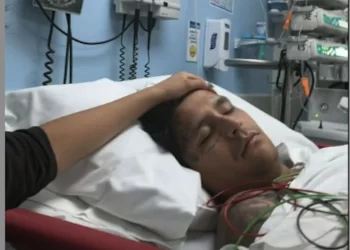 Nodal hospitalizado de emergencia, ¡cancela concierto!