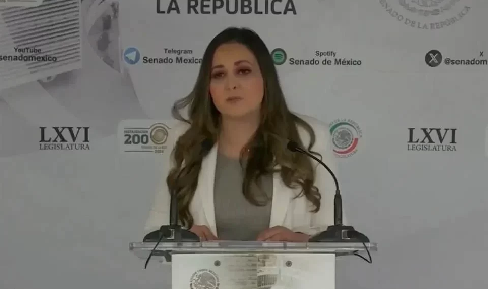Sale senadora Cynthia López Castro del PRI
