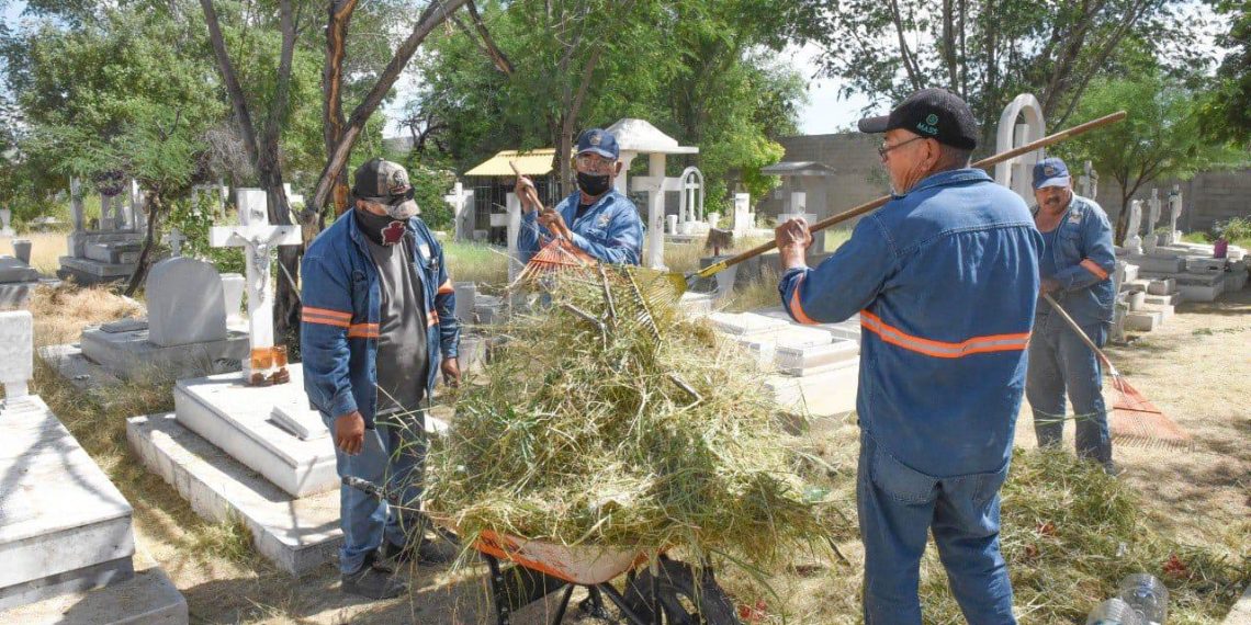 Lleva Servicios Públicos avance de 55 por ciento en limpieza de panteones