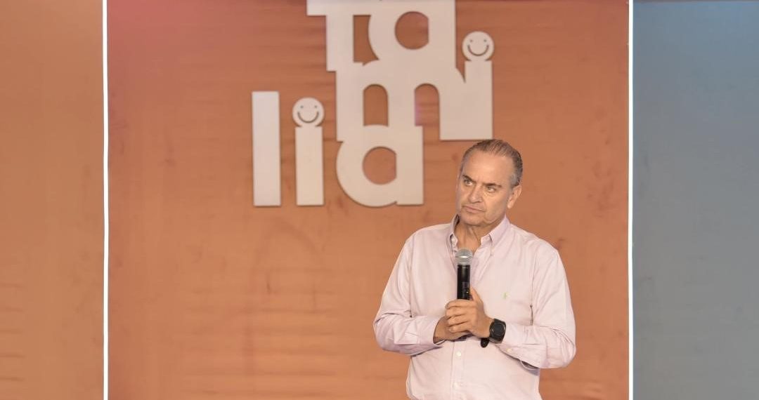 Conquista historia de Fritz Thompson en Segundo Congreso de la Familia