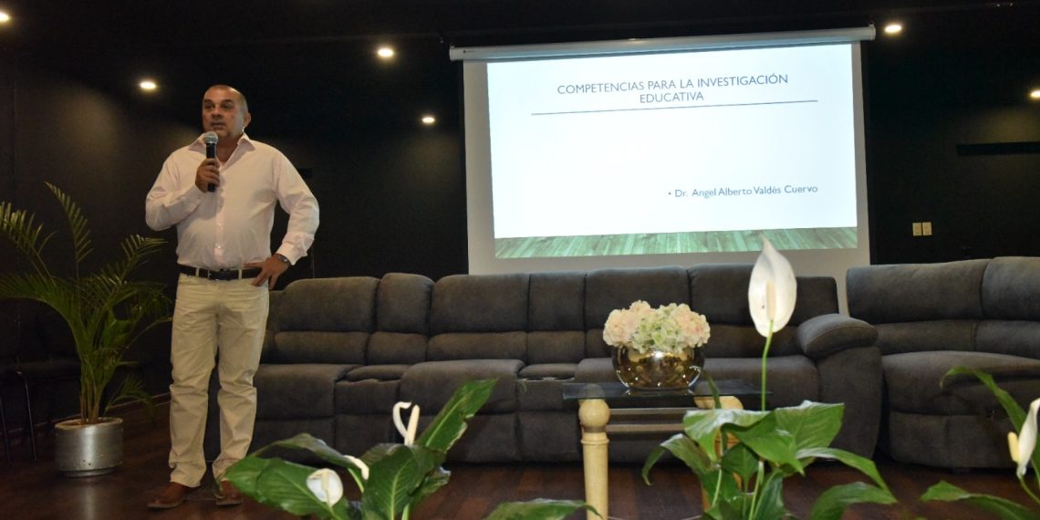 Organiza Creson Primer Foro de Investigación Educativa para Normalistas