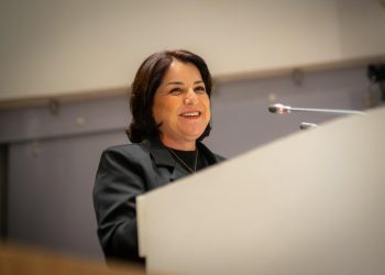 Propone Bancada Naranja licencias de conducción permanentes