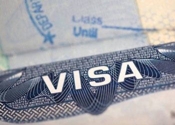 Detienen a mujer por falsificar documentos en el Consulado de EUA en Hermosillo