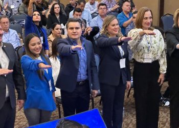 Panistas renuevan dirigencia en Sonora; reeligen a Gildardo Real