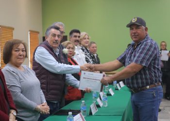 Reconocen a 45 empleados por 25 años de trayectorias al servicio del ayuntamiento de Cajeme