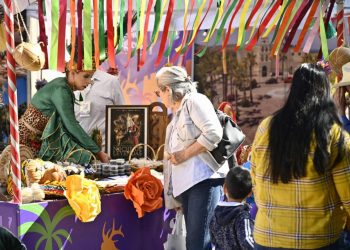 Disfrutan asistentes del Festival de Pueblos Mágicos y agradecen a Gobernador Durazo por esta iniciativa turística