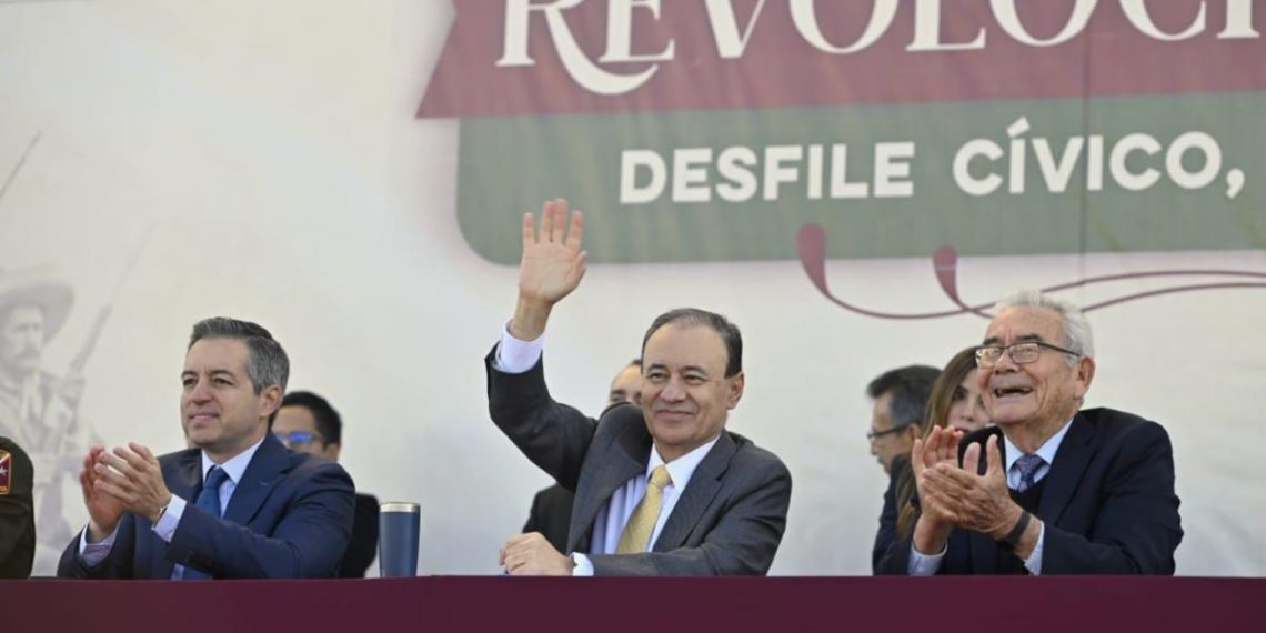 Gobernador Durazo acompaña a 5 mil jóvenes en el desfile por el 114 aniversario de la Revolución Mexicana