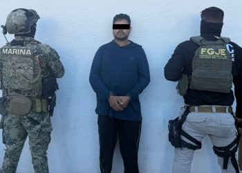 Operativo Conjunto FGJE-SEMAR detiene en Magdalena de Kino a objetivo prioritario de una organización criminal en pugna en el norte de Sonora