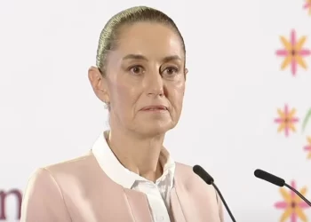 Sheinbaum califica a Ken Salazar de incongruente tras críticas a los “abrazos, no balazos”: “¿Cuál declaración escuchamos, la de ayer o la de hace unos meses?”