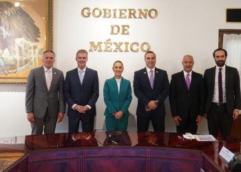 Claudia Sheinbaum se reúne con CEO de Canadian Pacific Kansas City