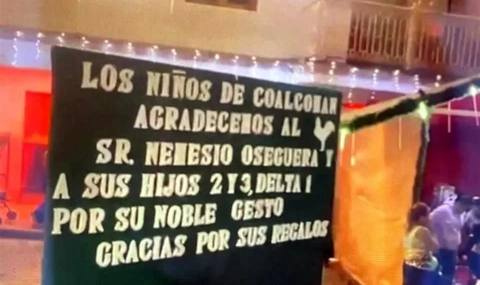 Agradecen al ‘Mencho’ por regalos en Coalcomán, Michoacán