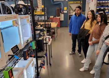 Reciben estudiantes y docentes de Unisierra certificación internacional en impresión 3D