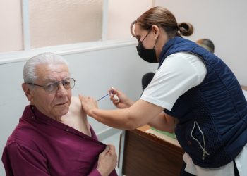Invita Salud Sonora a vacunarse contra la influenza