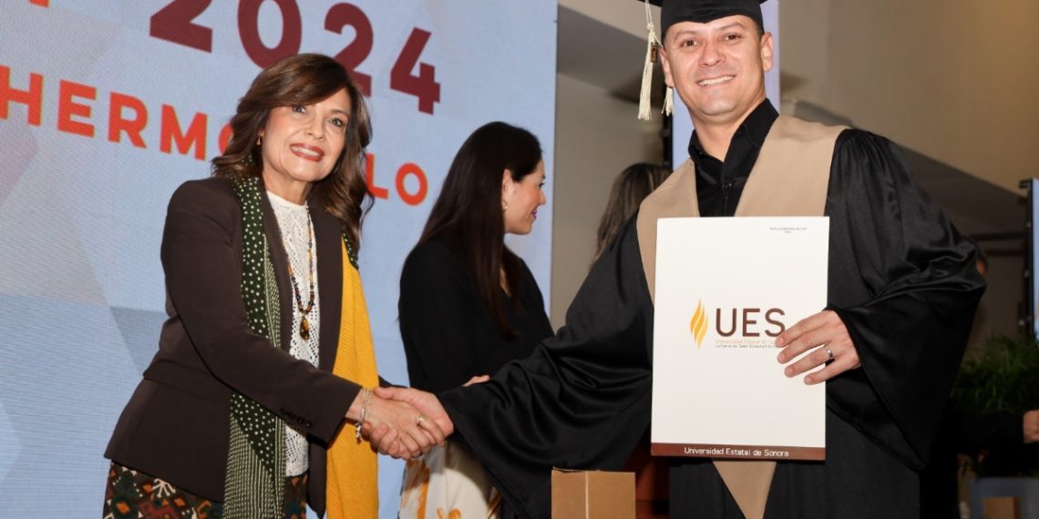 Impulsa UES desarrollo estatal con más de dos mil nuevos profesionistas