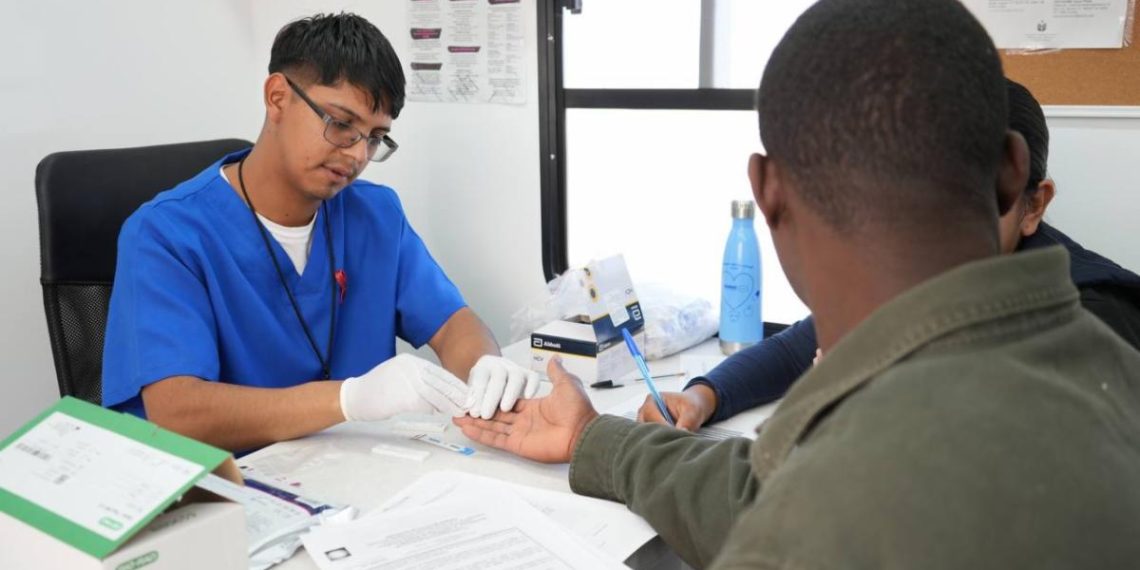 Acerca Gobierno de Sonora servicios de salud a personas migrantes