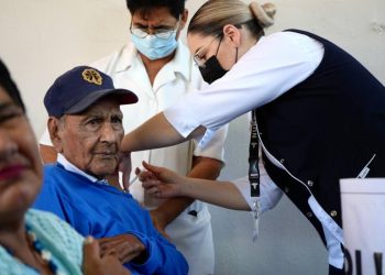 Invita Salud Sonora a vacunarse contra influenza y covid-19