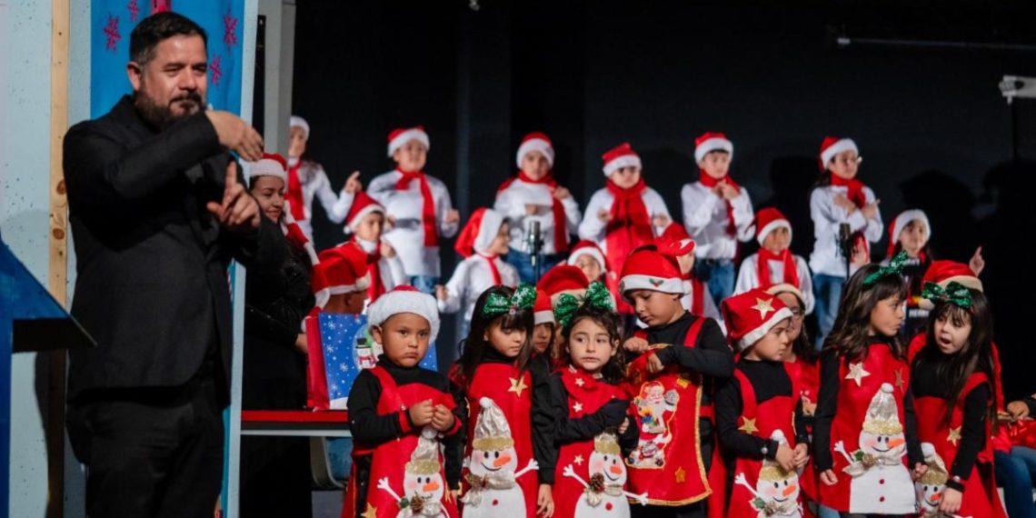 Estudiantes protagonizan con éxito el evento artístico y cultural “Tiempo de Paz. Un Cuento de Navidad”