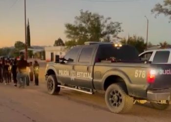 Participa Policía Estatal y Municipal en desfile navideño en Tubutama