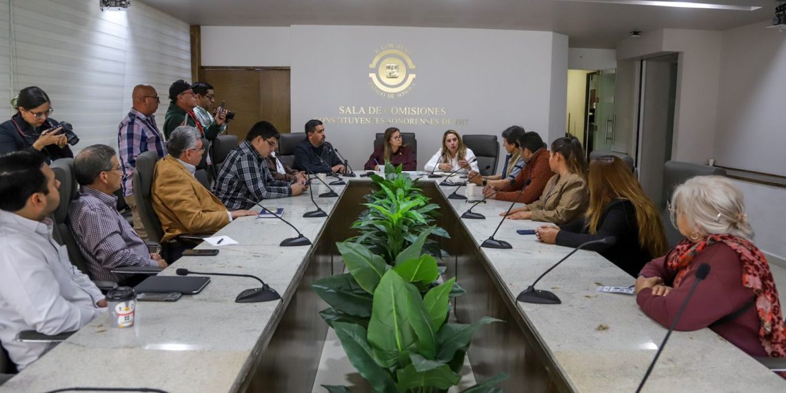 Diputada Vicky Espinoza se reúne con colectivos inconformes con el proyecto de paso a desnivel Solidaridad-Colosio, para su análisis