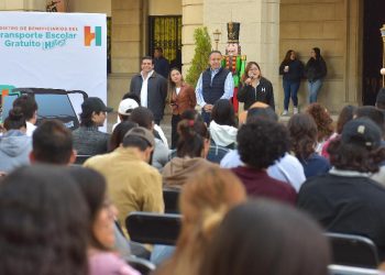 Con gran participación de jóvenes, encabeza Toño Astiazarán jornada de credencialización del H Bus