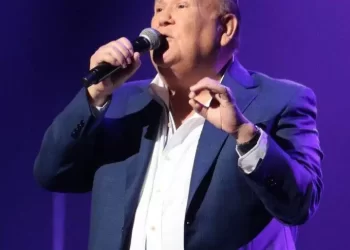 Leo Dan, la voz inmortal de la música latina, falleció a los 82 años