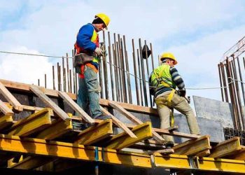 Se contrae producción de constructoras 23.5%