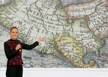 Sugiere Sheinbaum a Trump cambiar el nombre de EU a “América Mexicana”