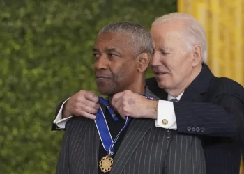 Bono, Messi y Denzel Washington reciben la mayor condecoración civil de EU