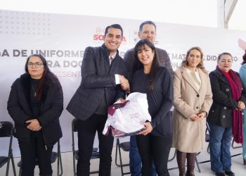 Apoya Gobierno de Sonora a docentes de Educación Física con uniformes y material deportivo
