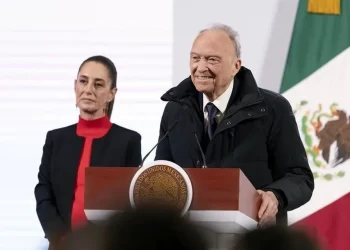 Acusa Gertz conspiración en tráfico de armas EU-México