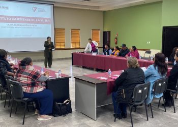 Instituto Cajemense de la Mujer imparte plática informativa a Comisarios y Delegados