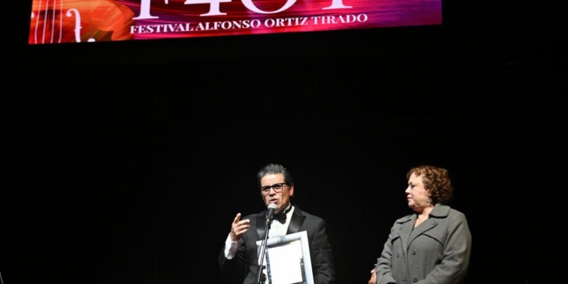 Gobierno de Sonora entrega reconocimiento a la Banda Sinfónica del Estado por su 45.º aniversario