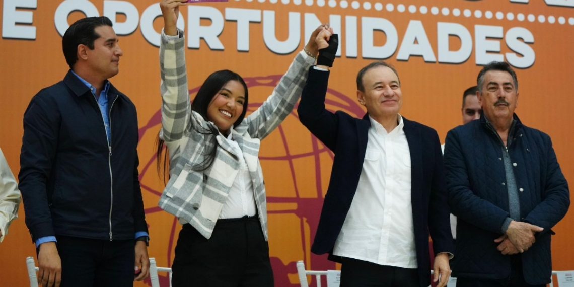 Gobernador Durazo entrega becas, patrullas y equipamiento de seguridad para beneficio del sur del estado