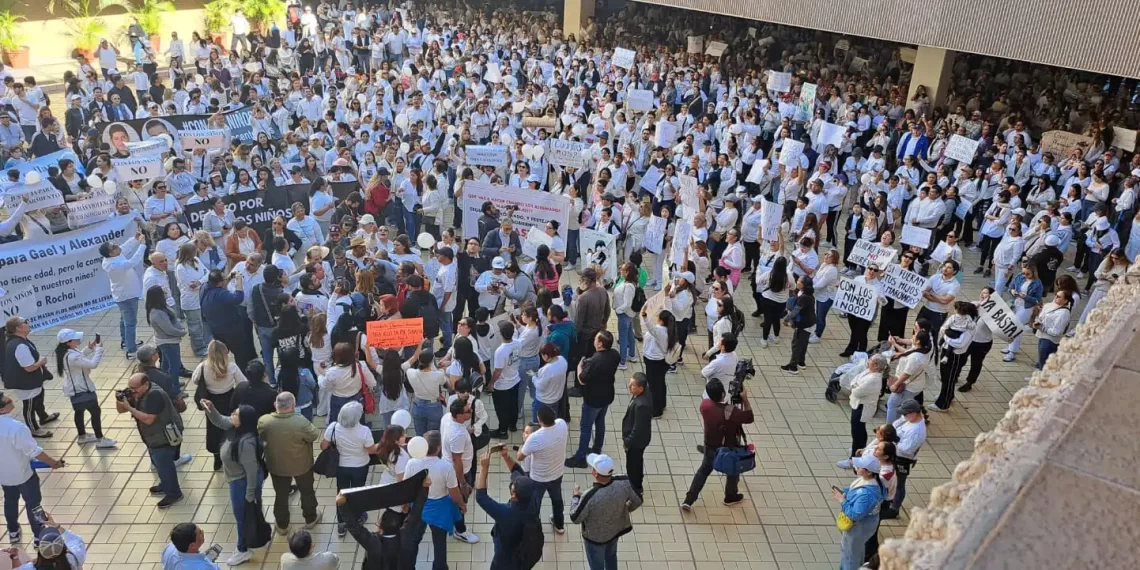Salen ciudadanos a calles de Culiacán a exigir a Gobernador solucione inseguridad