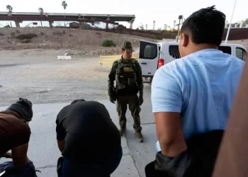 Permite Trump arrestar a migrantes en iglesias y escuelas