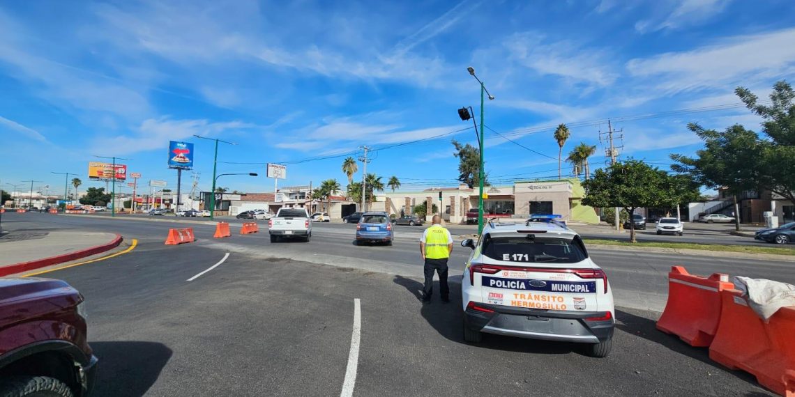 Se registra flujo vehicular en orden en vías alternas en el primer día de obra del proyecto integral de paso desnivel Colosio y Solidaridad