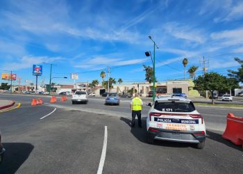 Se registra flujo vehicular en orden en vías alternas en el primer día de obra del proyecto integral de paso desnivel Colosio y Solidaridad