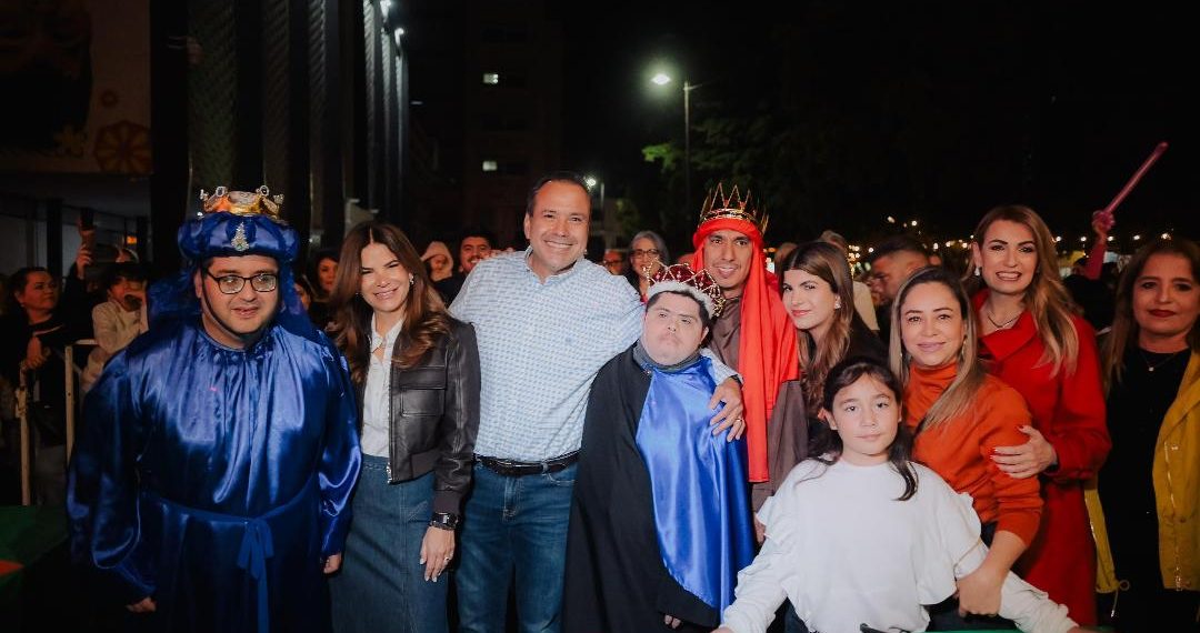 Atestiguan Toño Astiazarán y Patty Ruibal nuevo récord de Rosca de Reyes con 520 metros