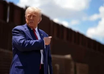 Va Trump por emergencia nacional en frontera con México: WSJ