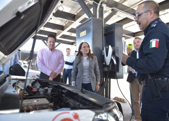 Reconocen alcaldes de Guanajuato y Colima eficiencia en el uso de energías limpias en Gobierno de Toño Astiazarán