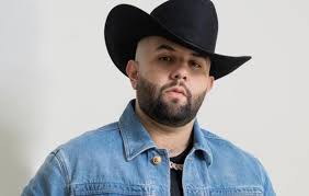 Carín León gana el Grammy al mejor álbum de música mexicana