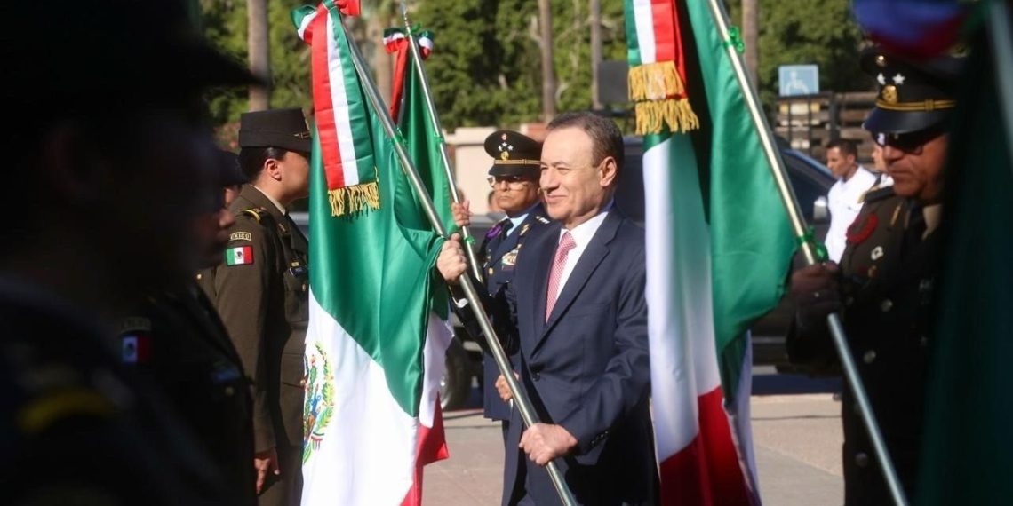 Encabeza Gobernador Durazo evento conmemorativo por el Día de la Bandera