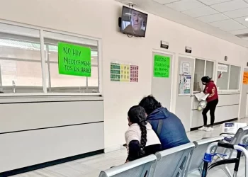 Agonizan hospitales… les hace falta todo