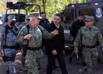 Acude Harfuch a Sinaloa; desmantelan 3 narcolaboratorios