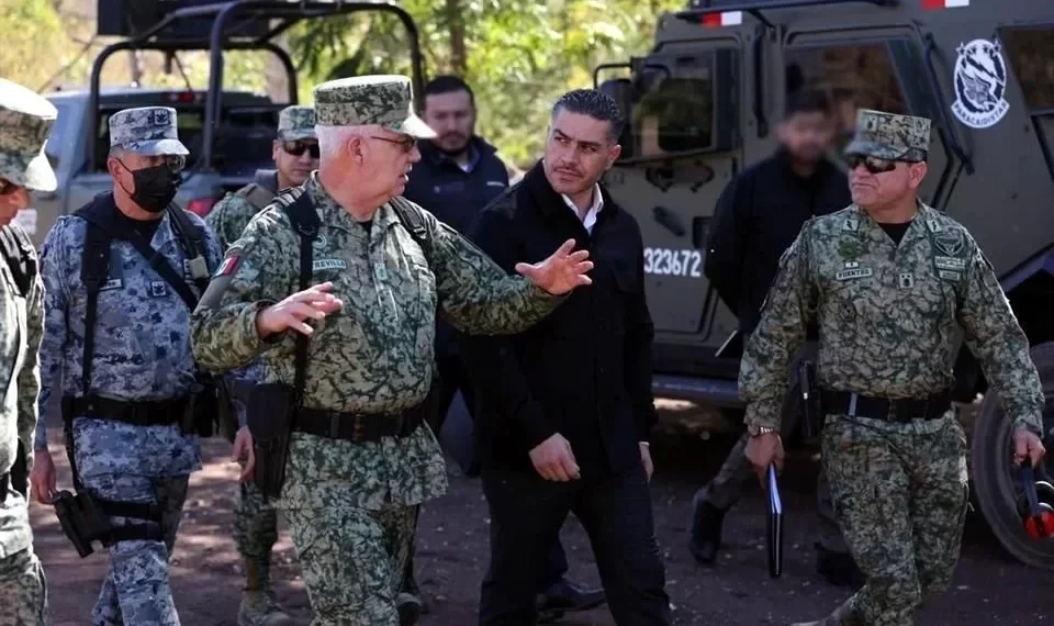 Acude Harfuch a Sinaloa; desmantelan 3 narcolaboratorios