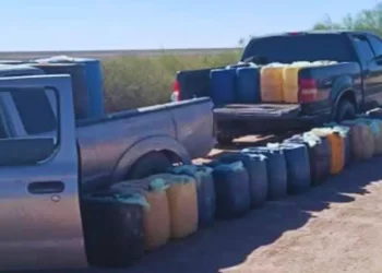 Militares aseguran lanzallamas y nueve mil litros de huachicol en Navojoa