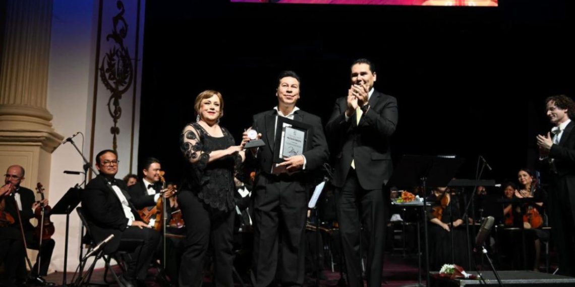 Clausuran con gran éxito el FAOT con la entrega de la medalla ‘Alfonso Ortiz Tirado’ y el reconocimiento al ‘Talento Joven’